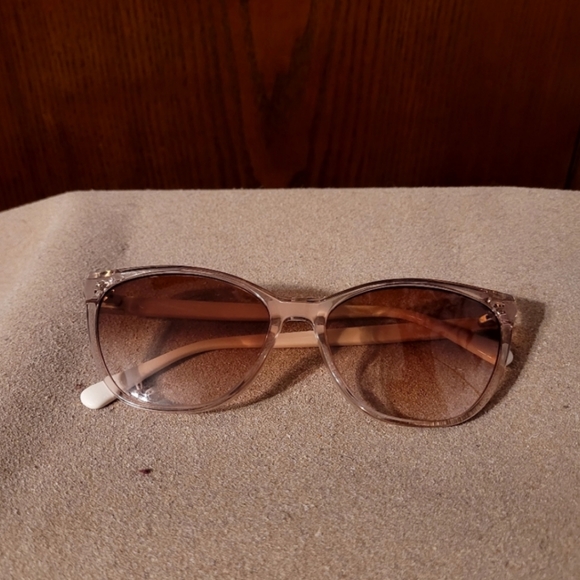 Longchamp sunglass - Picture 3 of 3